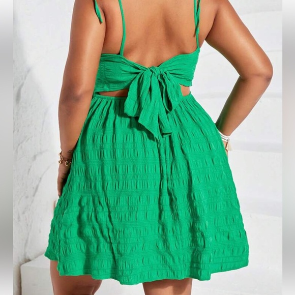 Dreamara Green Tie shoulder Tie back Sleeveless Backless Summer Cami Dress - Picture 2 of 7